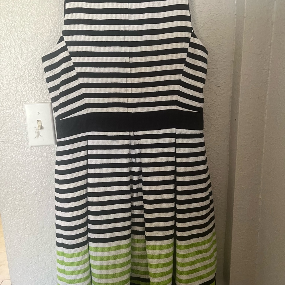 Taylor Monochrome Striped Apparel